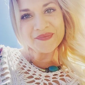 Meet your Posher, Casey